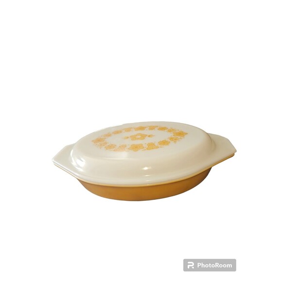 Vintage Pyrex 2.3 QT Split Oval Dish Buterfly Yellow , White With Glass Lid - Picture 1 of 3